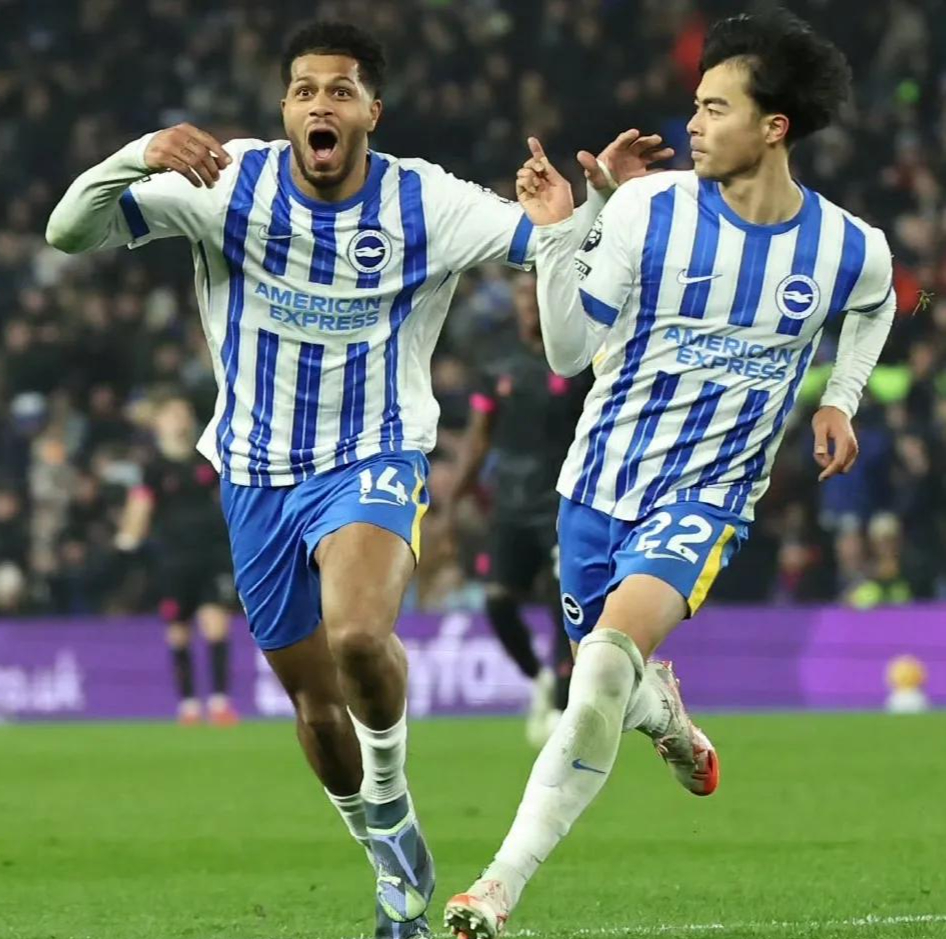 米兰体育在线注册-赛地聚焦：英超关键时刻热度飙升；纽约尼克斯回应争议；质疑声仍在；轮换策略成焦点