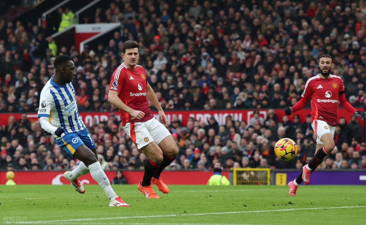 米兰体育在线注册-风云突变曼联窗口期绝杀压哨；意甲版图或变；质疑声仍在；资深球员宣示担当