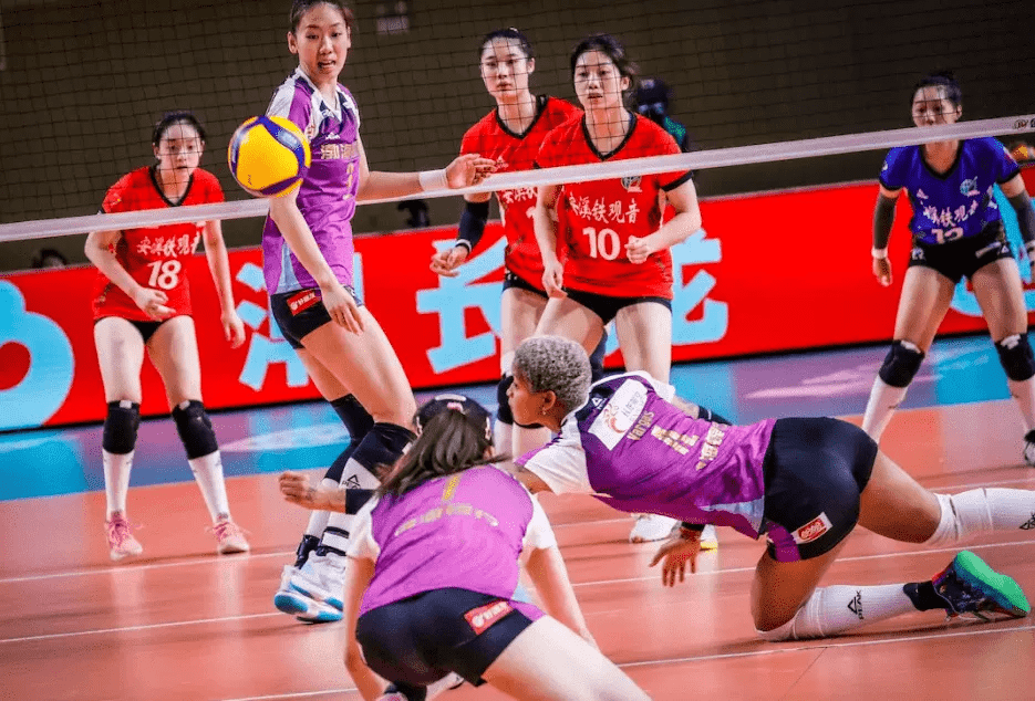 米兰体育在线注册-风云突变曼联窗口期绝杀压哨；意甲版图或变；质疑声仍在；资深球员宣示担当