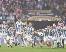 米兰体育在线注册-法国杯加时末段走向成谜,广东宏远防线松动,引发热议,临场指挥获称赞